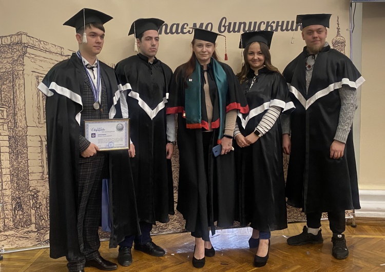 У Каразінському відбувся урочистий випуск студентів університету та нагородження кращих випускників-магістрів 2022 року